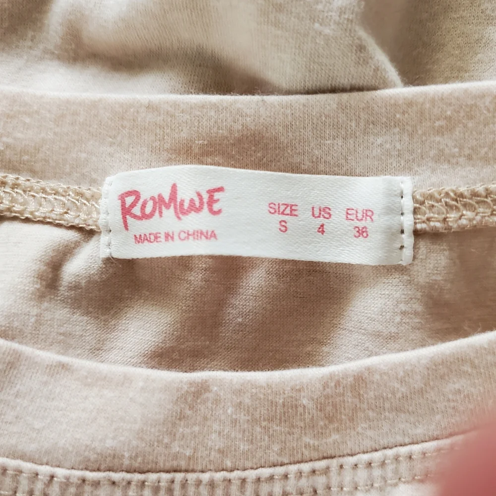 Romwe Space Head Cropped Graphic Tee Shirt Size S - Picture 6 of 8